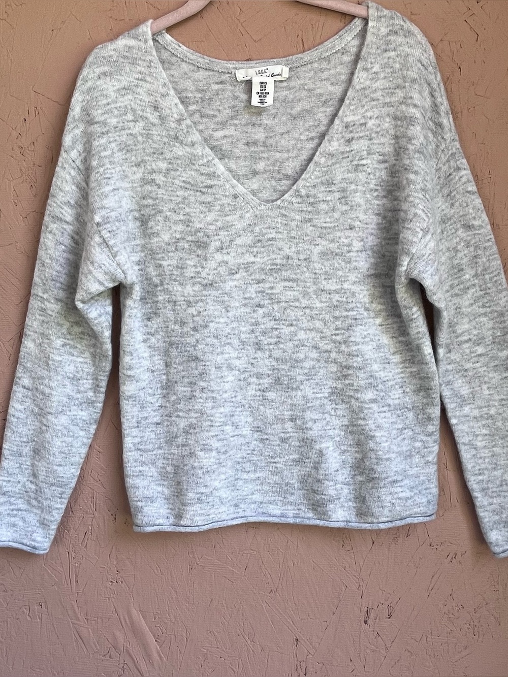 H&M Light Gray V-Neck Women's Pullover Sweater